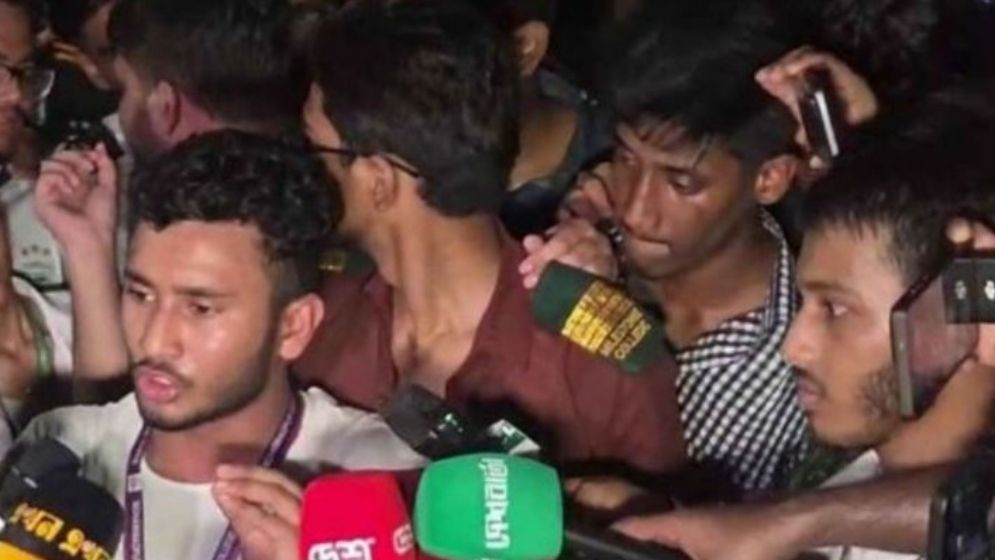 আল্টিমেটাম দিয়ে শাহবাগ ছাড়লেন শিক্ষার্থীরা