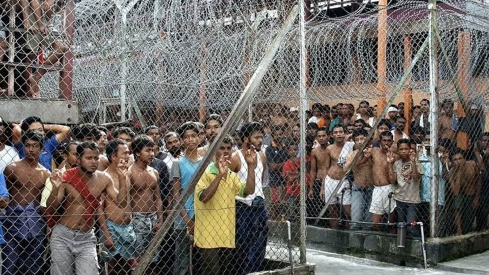 মালয়েশিয়ার ডিটেনশন সেন্টারে ১১৩৩ বাংলাদেশিসহ ২২ হাজারের বেশি অভিবাসী