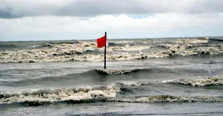 সব সমুদ্রবন্দরে ৩ নম্বর সতর্ক সংকেত বহাল
