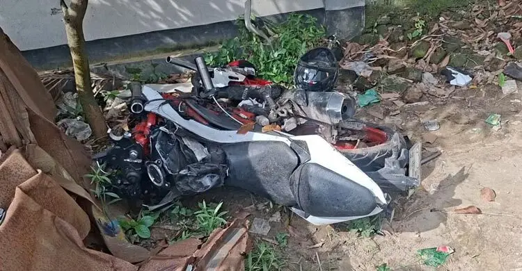 গাজীপুরে ট্রাকচাপায় মোটরসাইকেল আরোহী দুই বন্ধু নিহত