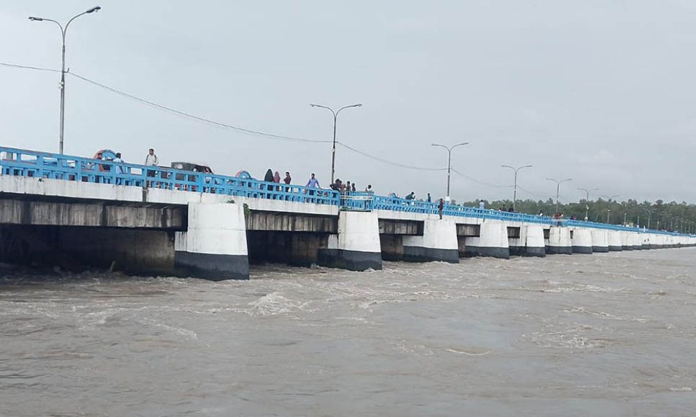 তিস্তার পানি বিপৎসীমার ওপরে, বন্যার শঙ্কা