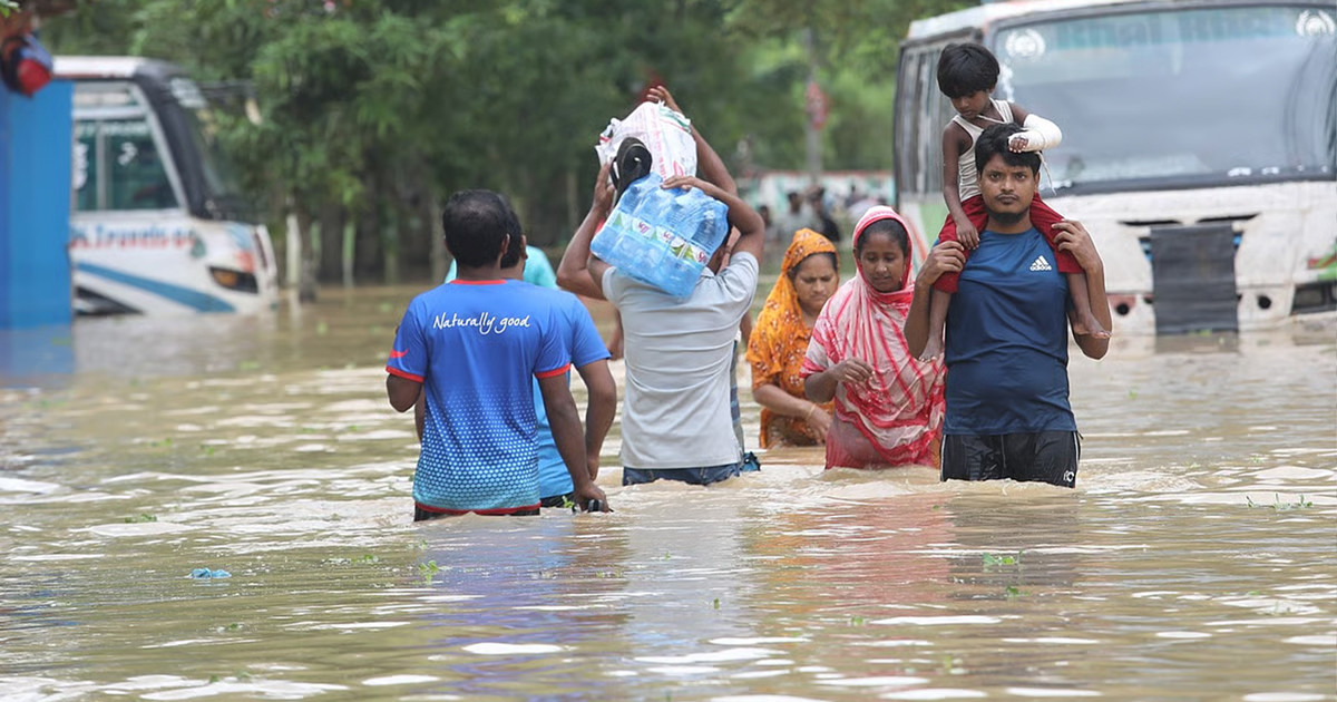 ফের বন্যার আশঙ্কা, ১০ জেলায় সতর্কতা