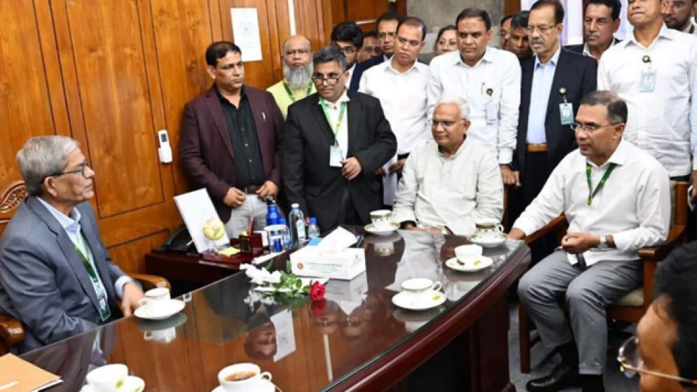নবনির্বাচিত রাষ্ট্রপতি মির্জা ফখরুলের সঙ্গে প্রধানমন্ত্রীর সাক্ষাৎ
