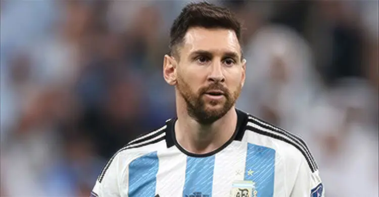 আন্তর্জাতিক ফুটবলকে বিদায় জানিয়ে দিলেন মেসি