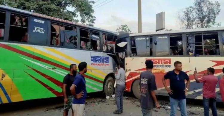 ময়মনসিংহে দুই বাসের মুখোমুখি সংঘর্ষে নিহত ৩, আহত ১০
